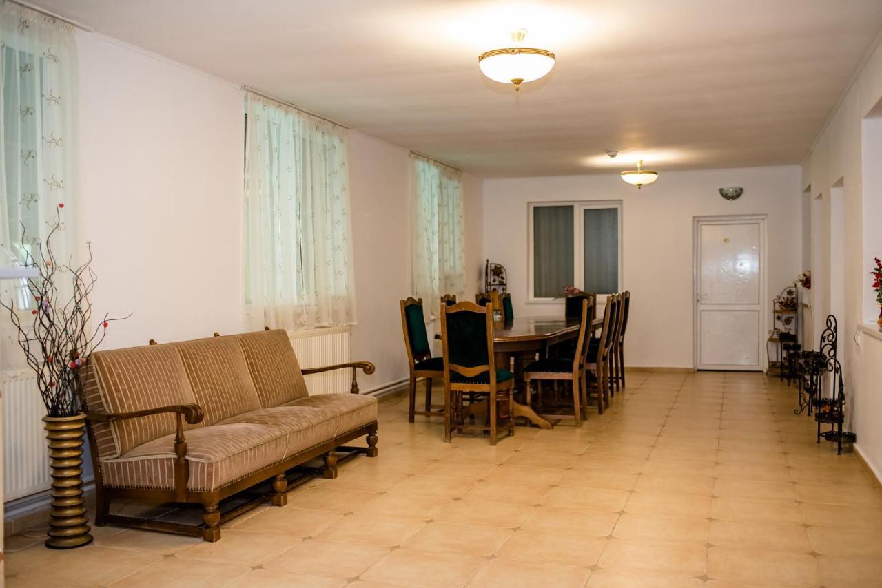 Hotel Marion Poiana Dumbraveni  Extérieur photo
